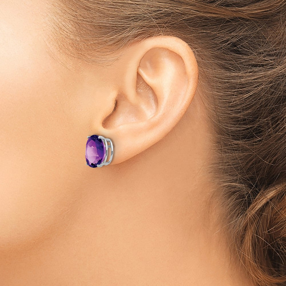 14K Weißgold Ohrstecker mit ovalem Amethyt