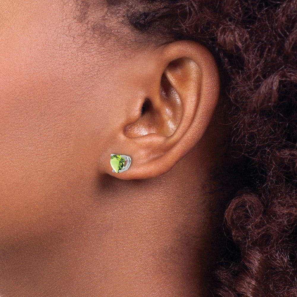14K Weißgold Ohrringe mit 6-mm-Herz-Peridot