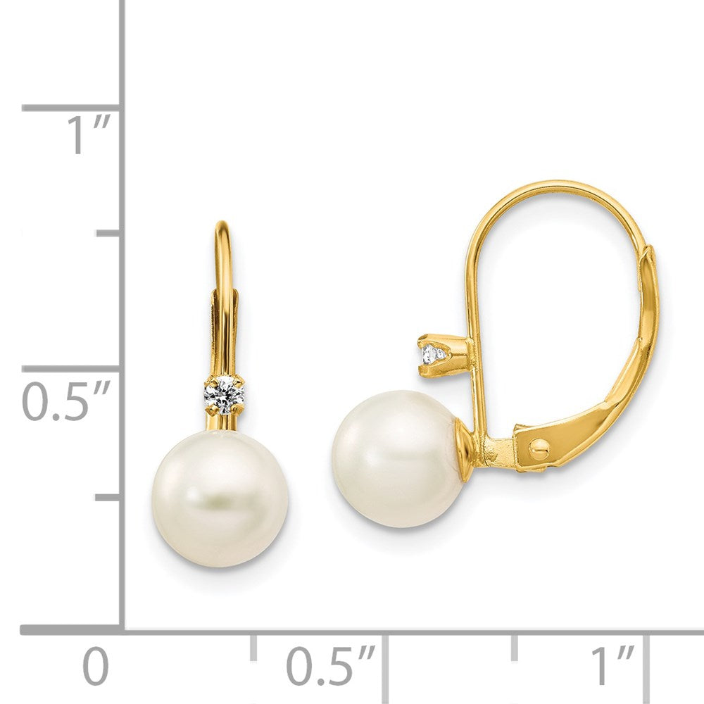 14K Ohrringe mit 6–7 mm runden Süßwasser-Zuchtperlen und 0,06 ct. Diamanten