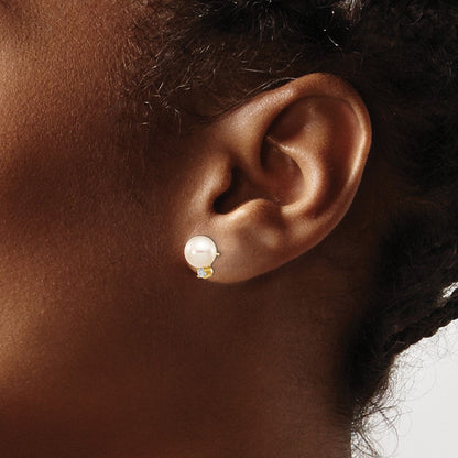 14K Ohrstecker mit weißen runden Süßwasser-Zuchtperlen (7-8 mm) und 0,10 ct. Diamanten