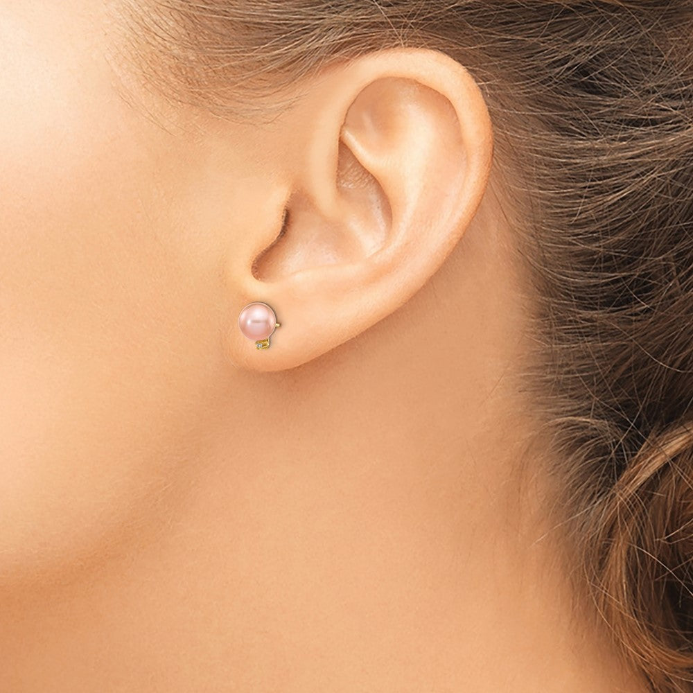 14K Gelbgold Ohrstecker mit 5-6 mm rosafarbenen runden Zuchtperlen und 0,02 ct. Diamanten