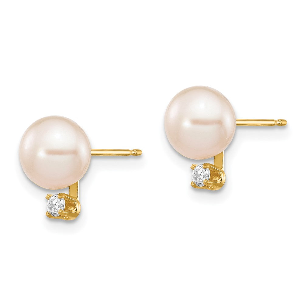 14K Gelbgold Ohrstecker mit runden weißen Süßwasser-Zuchtperlen (6-7 mm) und 0,06 ct. Diamanten