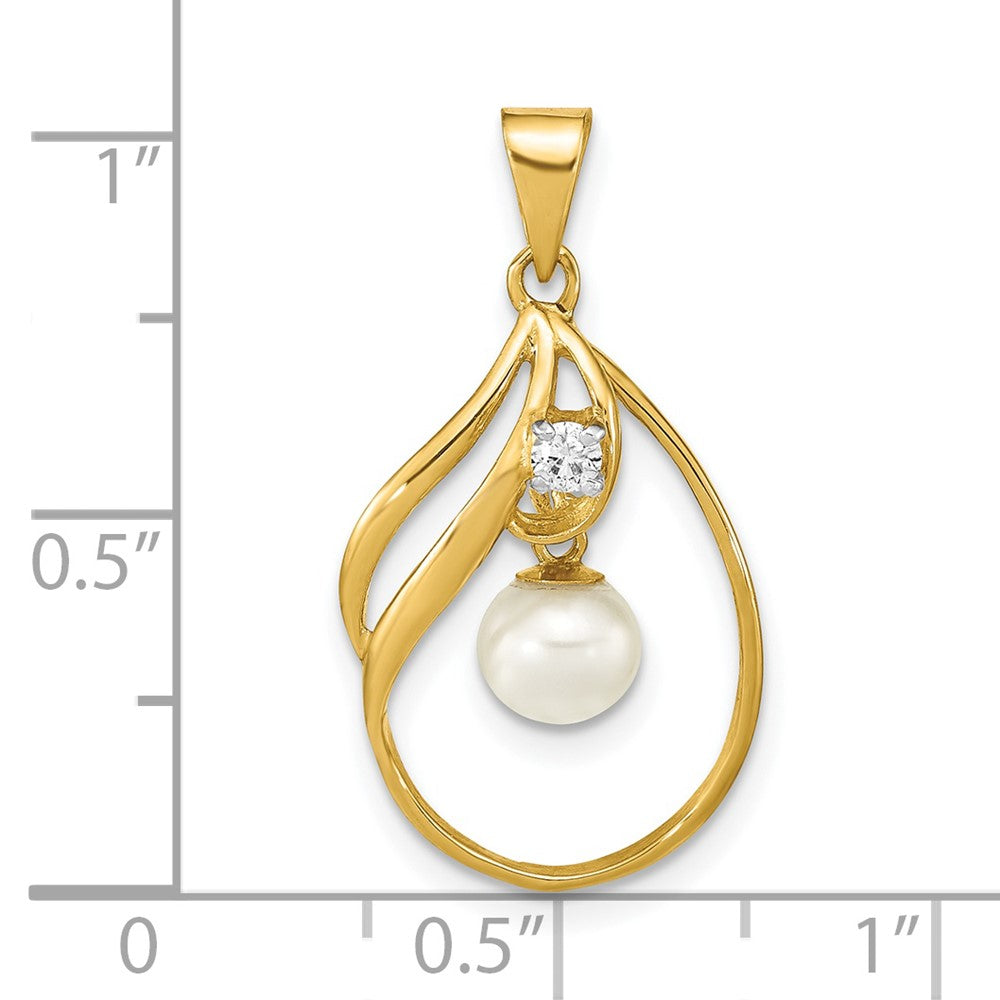 14K Gelbgold 14K 5-6mm Weiß Rund Süßwasser Zuchtperle Und.05 Karat Diamant Anhänger