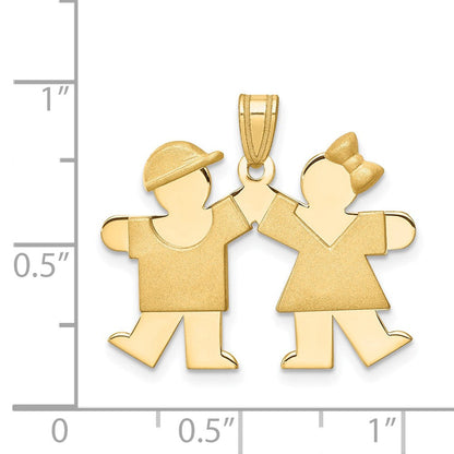 14K Gelbgold Massiver Gravierbarer Charm mit nach rechts blickendem Jungen und nach links blickendem Mädchen