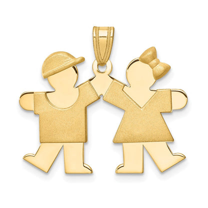 14K Gelbgold Massiver Gravierbarer Charm mit nach rechts blickendem Jungen und nach links blickendem Mädchen