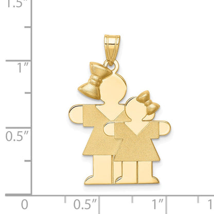14K Gelbgold Charm "Großes Mädchen und kleines Mädchen" mit Gravurmöglichkeit