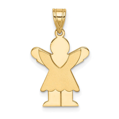 14K Gelbgold Charm mit satiniertem, gravierbarem Mädchen mit Rüschenrock