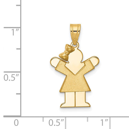14K Gelbgold massiver gravierbarer Charm „Mädchen mit Schleife“ (links)