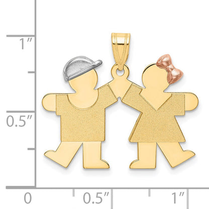 14K Dreifarbgold Charm mit kleinem Jungen links und Mädchen rechts, gravierbar