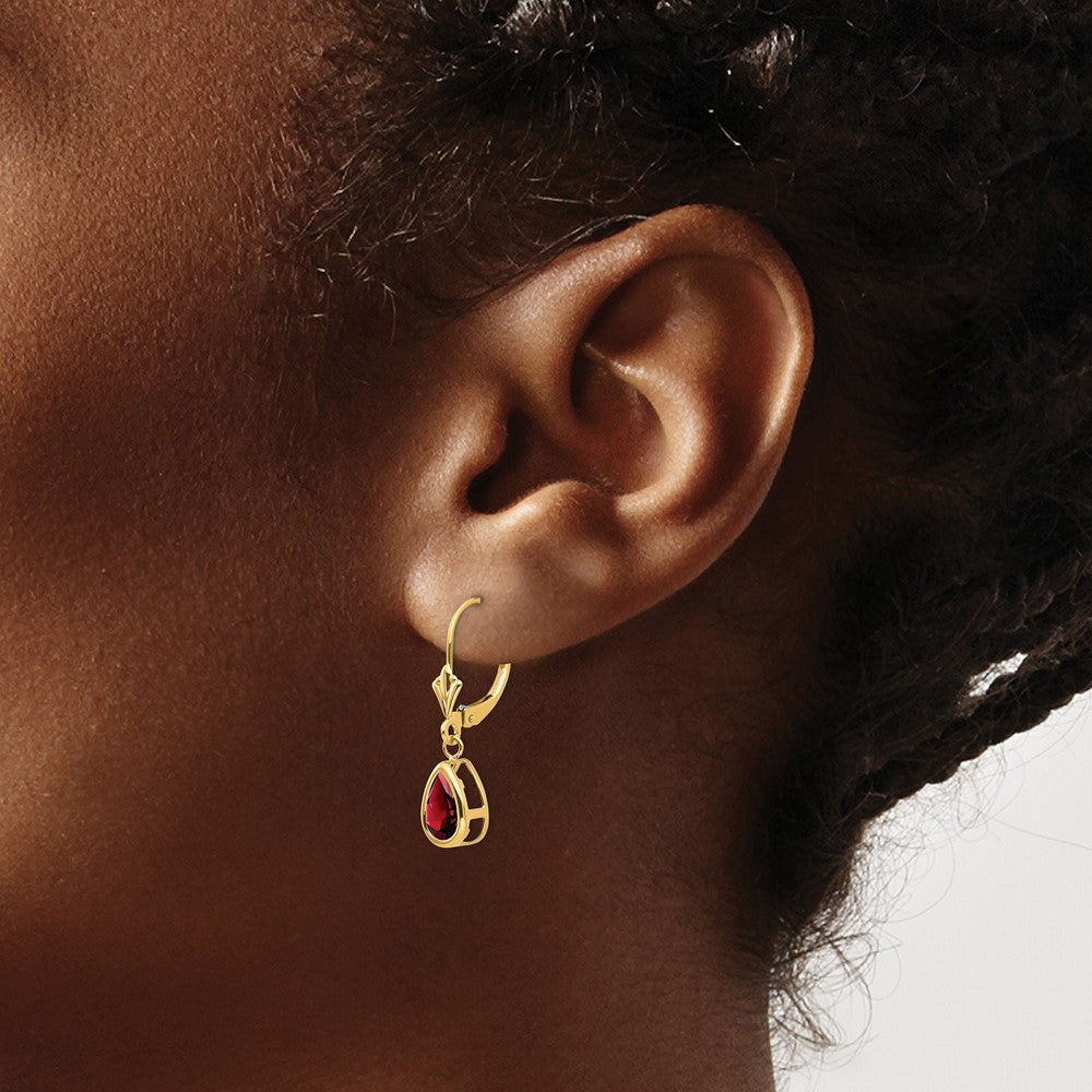14K Gelbgold Ohrhänger mit birnenförmigem Granat, 8x5 mm, mit Leverback-Verschluss