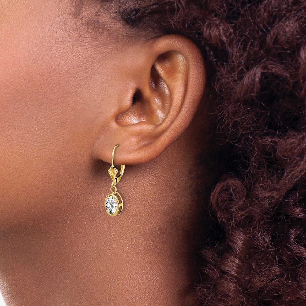 14K Gelbgold Ohrringe mit ovalem Zirkonia (7x5 mm) und Leverback-Verschluss