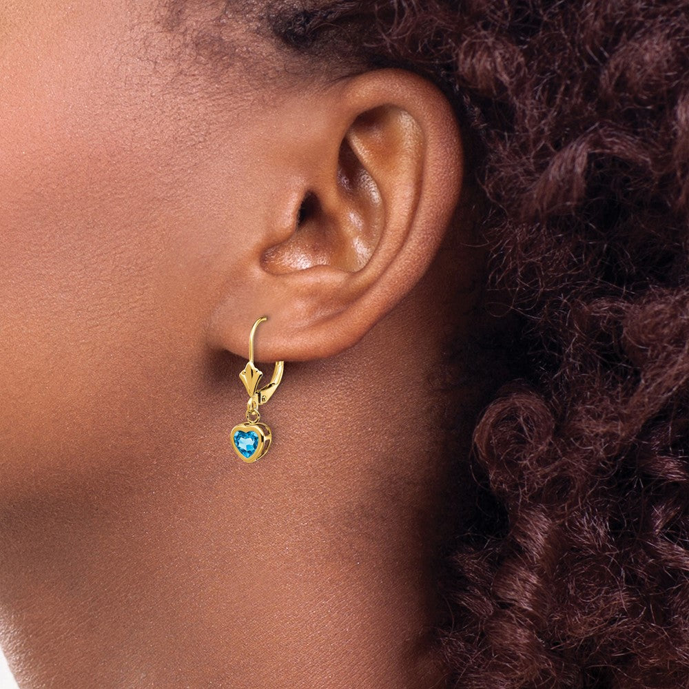 14K Gelbgold Ohrringe mit herzförmigem Blautopas, 5 mm