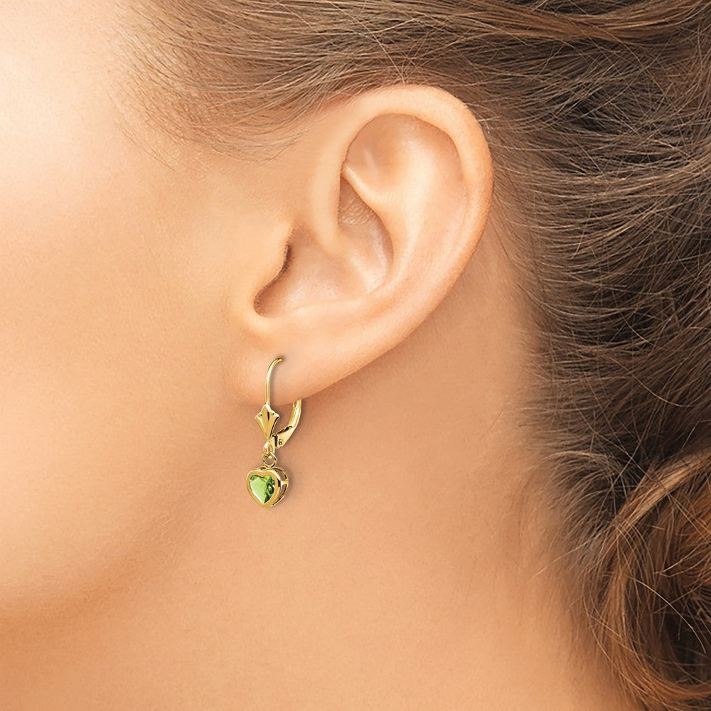 14K Gelbgold Ohrstecker mit herzförmigem Peridot, 5 mm