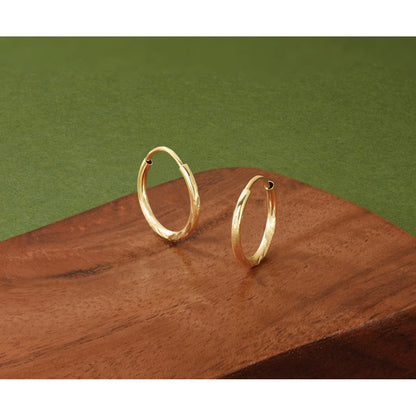 14K Gelbgold 1.5mm Satiniert Diamantiert Endlos Creolen