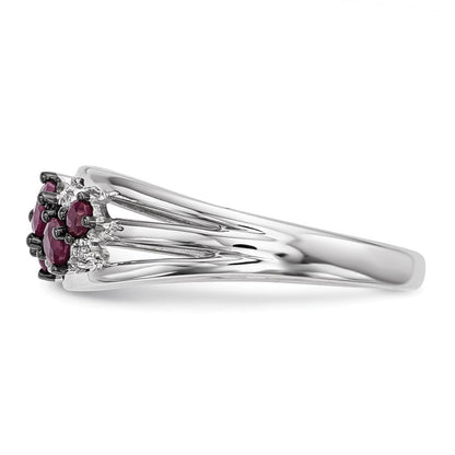 14K Weißgold Ring mit Diamanten und Rubinen, poliert