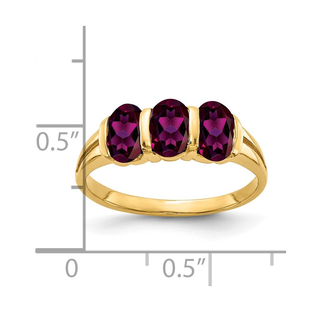 Massiver Ring aus 14K Gelbgold mit ovalem simuliertem Rhodolith-Granat, 6x4mm