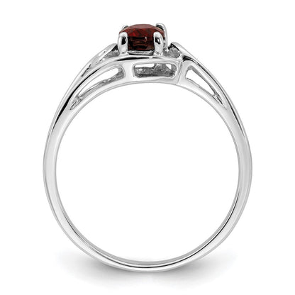 14K Weißgold Ring mit 7x5 mm ovalem Granat im Schachbrettschliff
