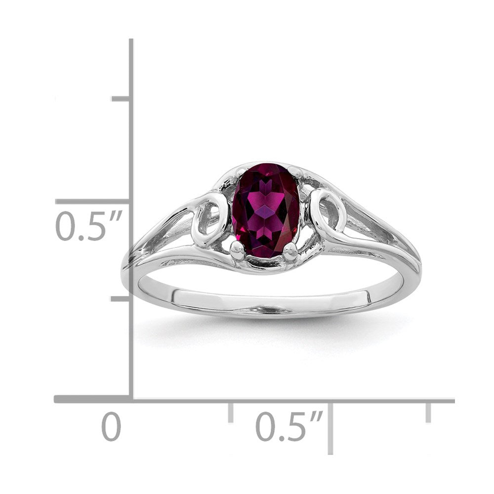 Massiver Ring aus 14K Weißgold mit ovalem, simuliertem Rhodolith-Granat, 7x5mm