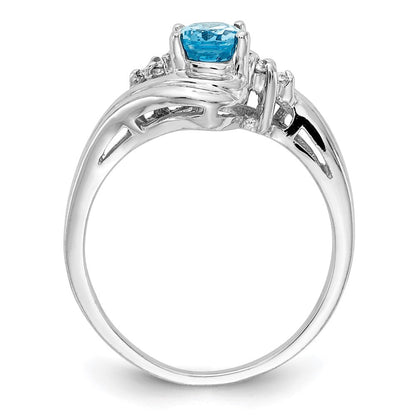 14 Karat Weißgold Ring mit 7x5 mm ovalem Blautopas im Schachbrettschliff AA und echten Diamanten