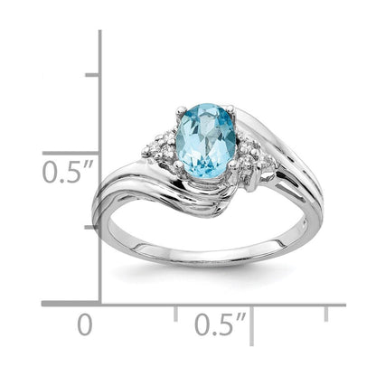 14 Karat Weißgold Ring mit 7x5 mm ovalem Blautopas im Schachbrettschliff AA und echten Diamanten