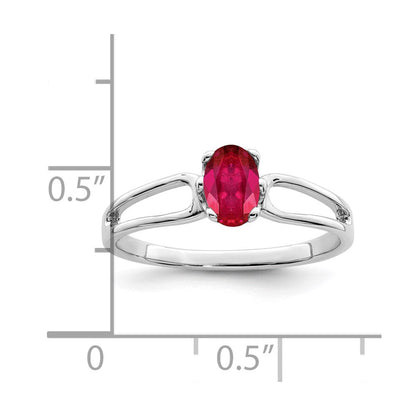 14K Weißgold Ring mit ovalem Rubin, 6x4 mm