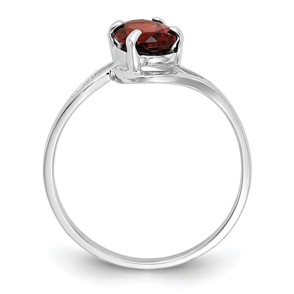 14K Weißgold Ring mit ovalem Granat 7x5mm
