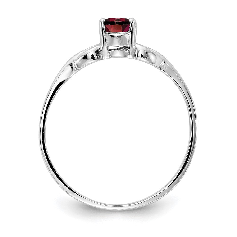 14K Weißgold Ring mit ovalem Granat, 6 x 4 mm