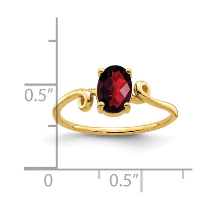 14K Gelbgold Ring mit 7 x 5 mm ovalem Granat im Karo-Schliff