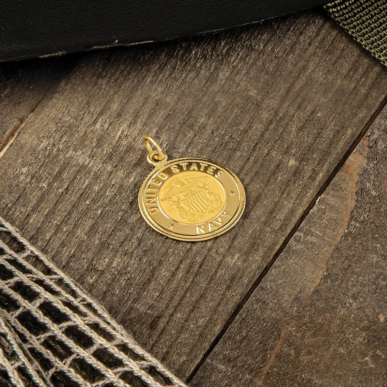 14K Gelbgold Anhänger mit U.S. Navy Insignia-Scheibe