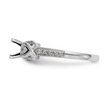 Ring aus 14K Weißgold mit gekreuztem Design und simulierten Diamanten in Peg-Fassung