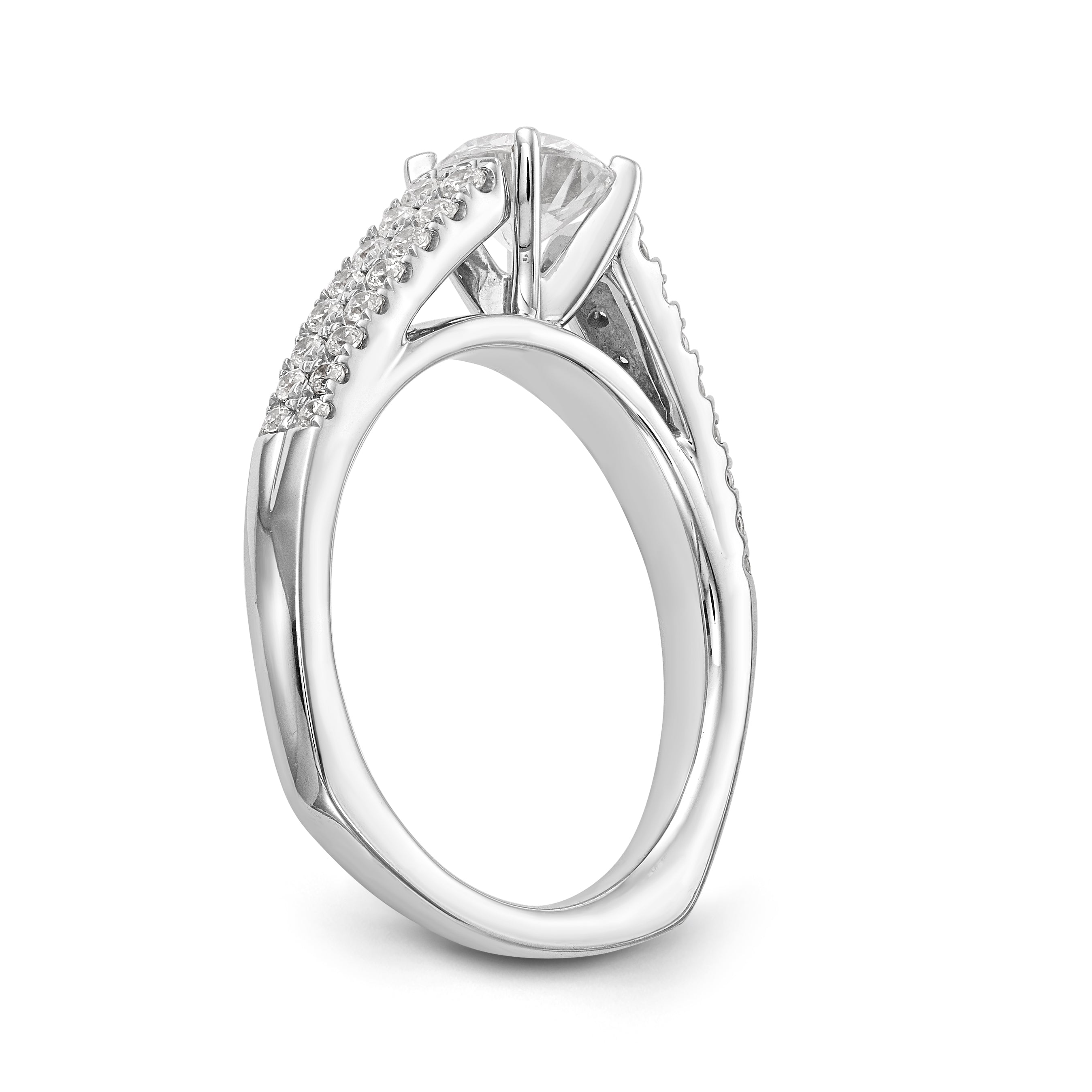 14-Karat-Weißgold-Verlobungsring mit simulierten Diamanten