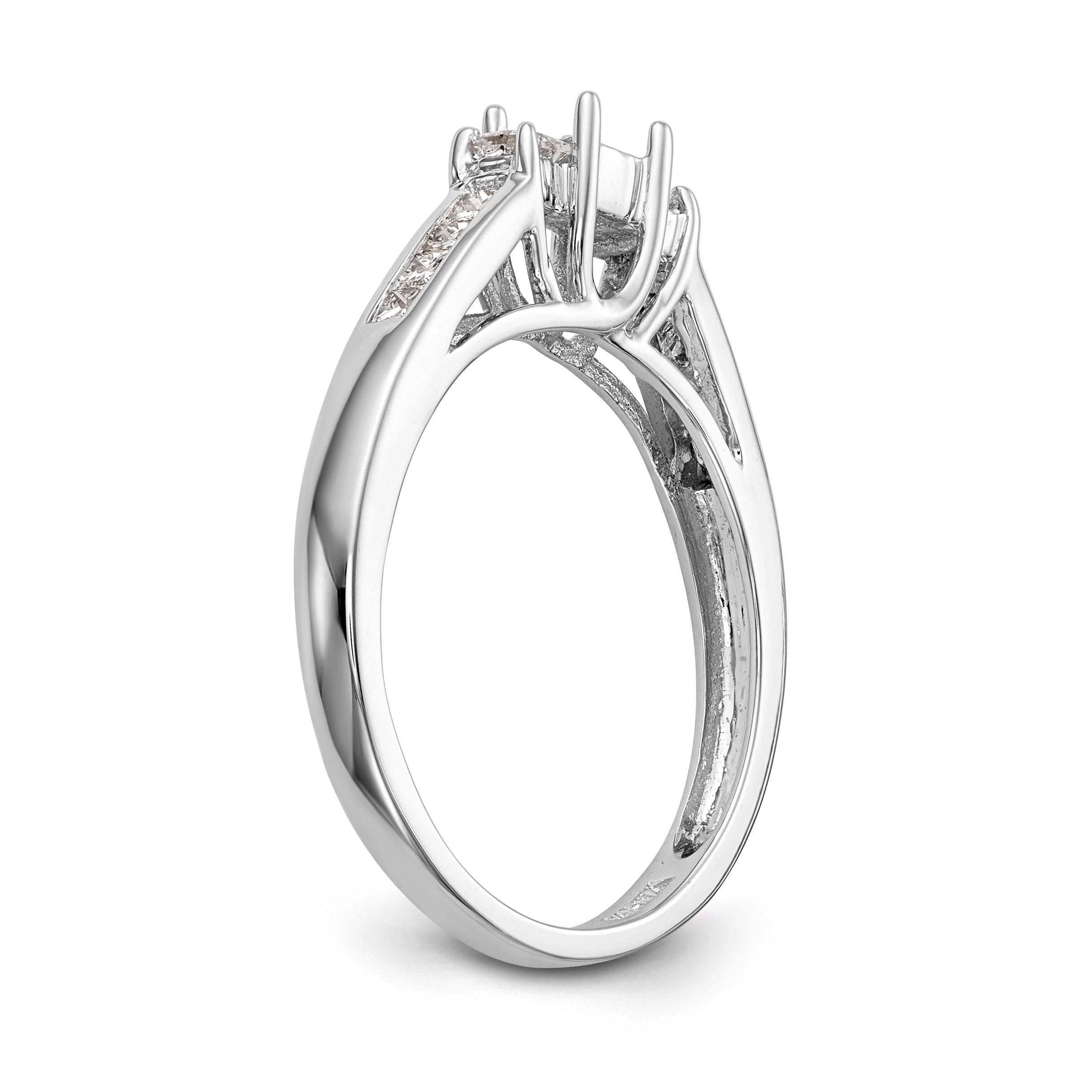14K Weißgold Verlobungsring mit 3 simulierten Diamanten