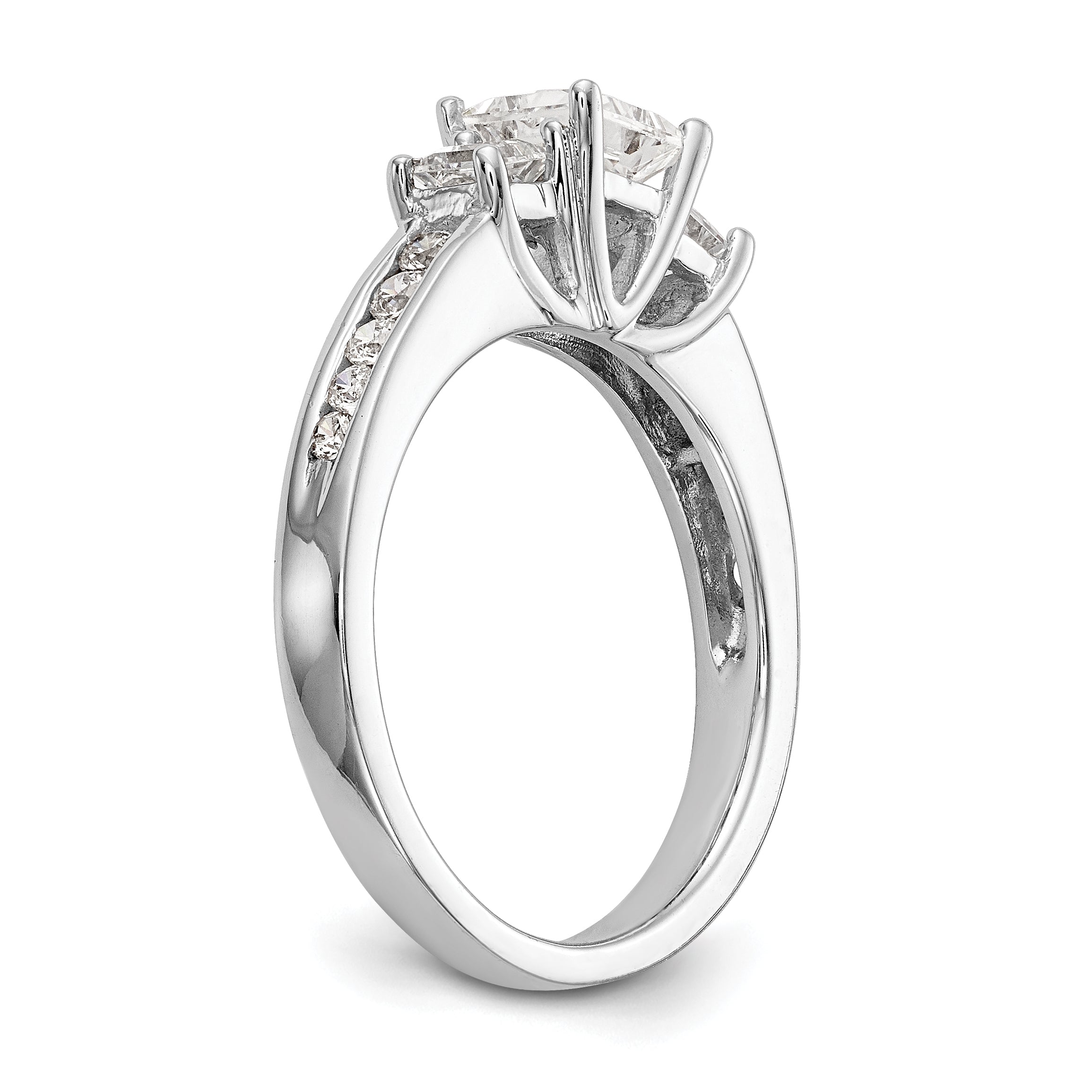 Verlobungsring aus 14K Weißgold mit 3 simulierten Diamanten