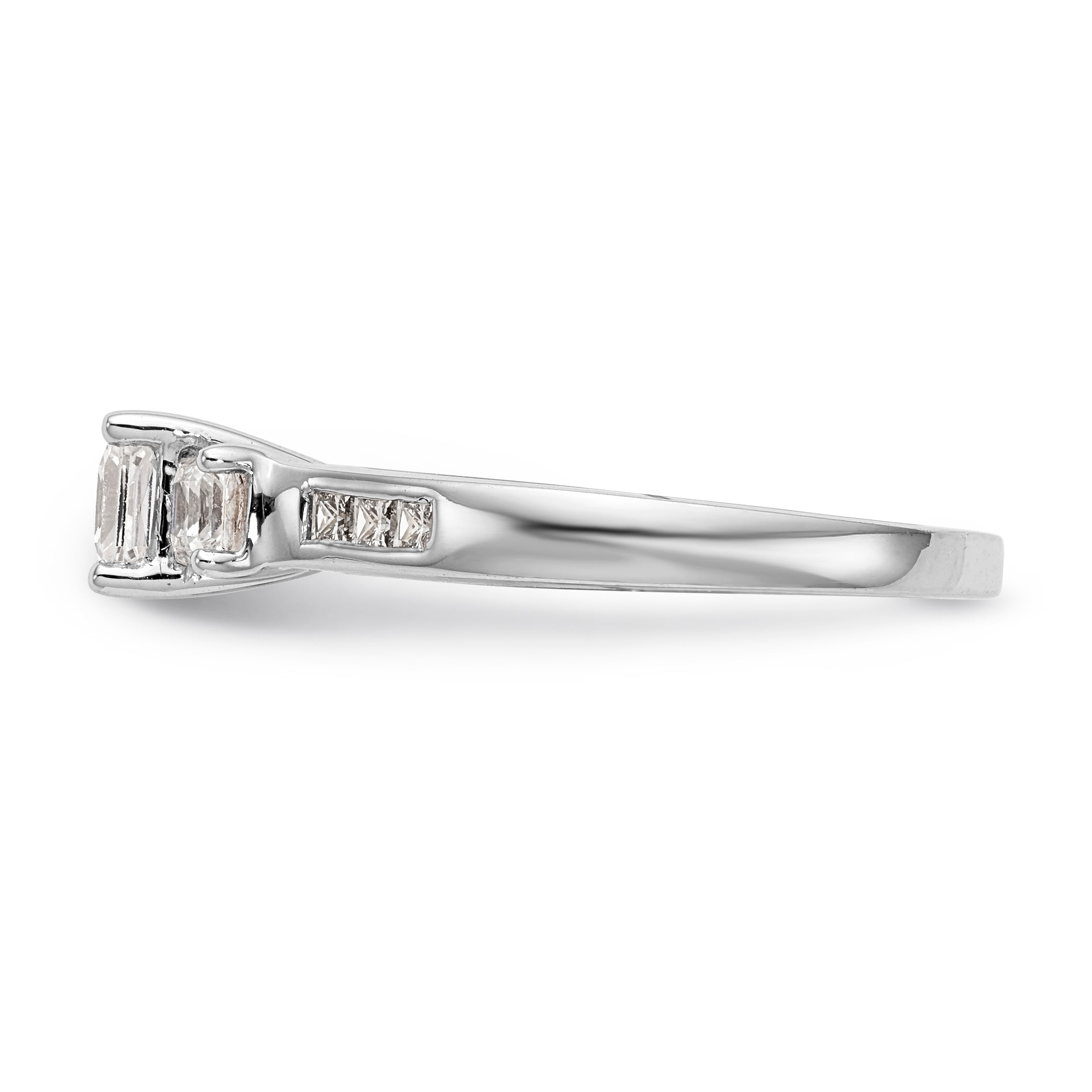 14K Weißgold Verlobungsring mit 3 simulierten Diamanten