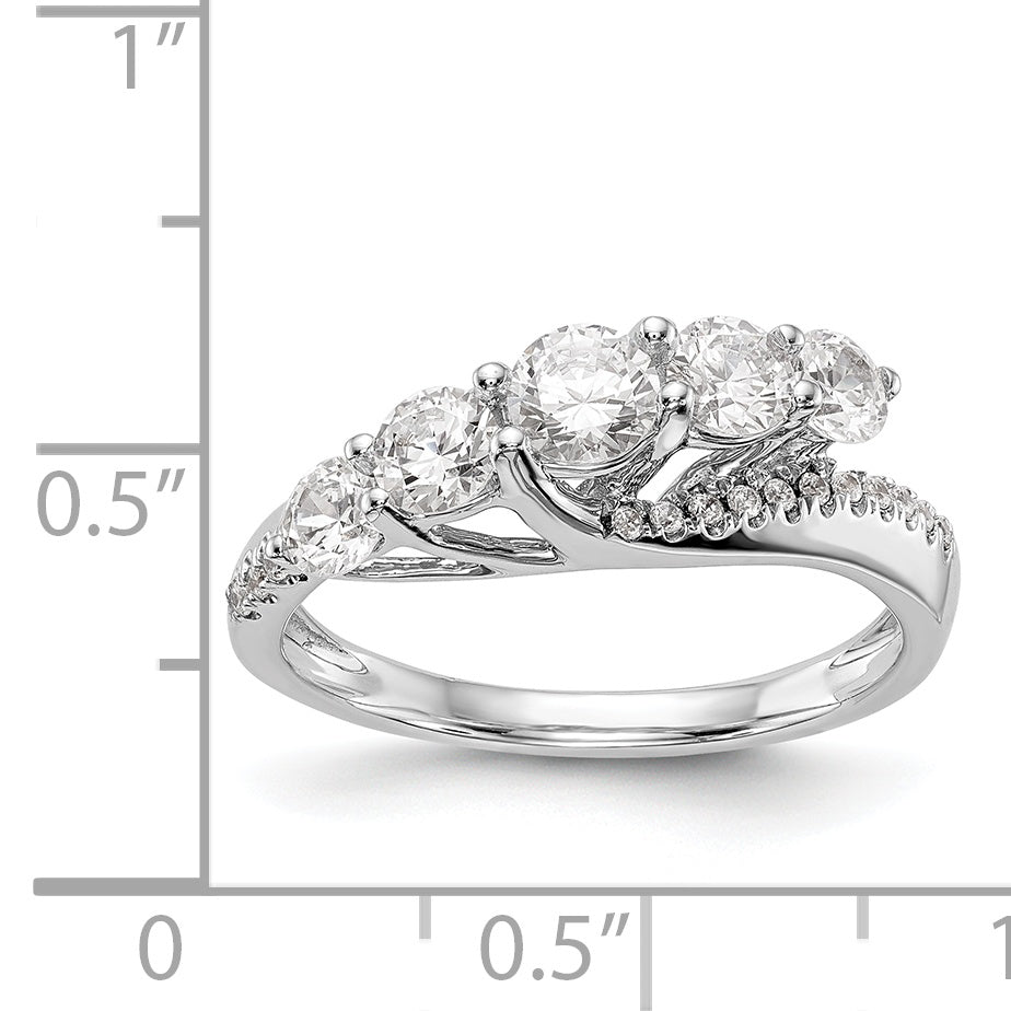 14K Weißgold Verlobungsring mit 5 simulierten Diamanten