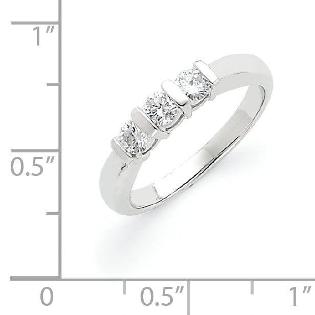 14K Weißgold Dreistein-Ring mit VS Diamanten