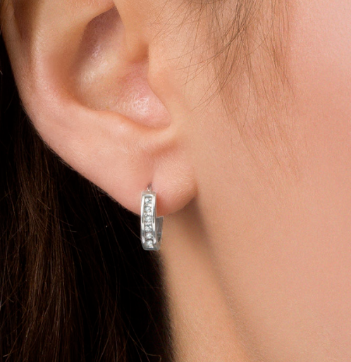 1/10 CT. DurchMeinnt Huggie Verbotd OhrRinge in FEST 14K Wiriß Gelb oder Rose Gold